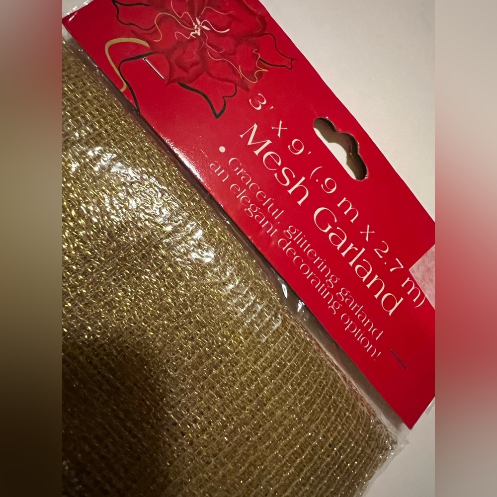 NWT GOLD MESH GARLAND. - Picture 2 of 4